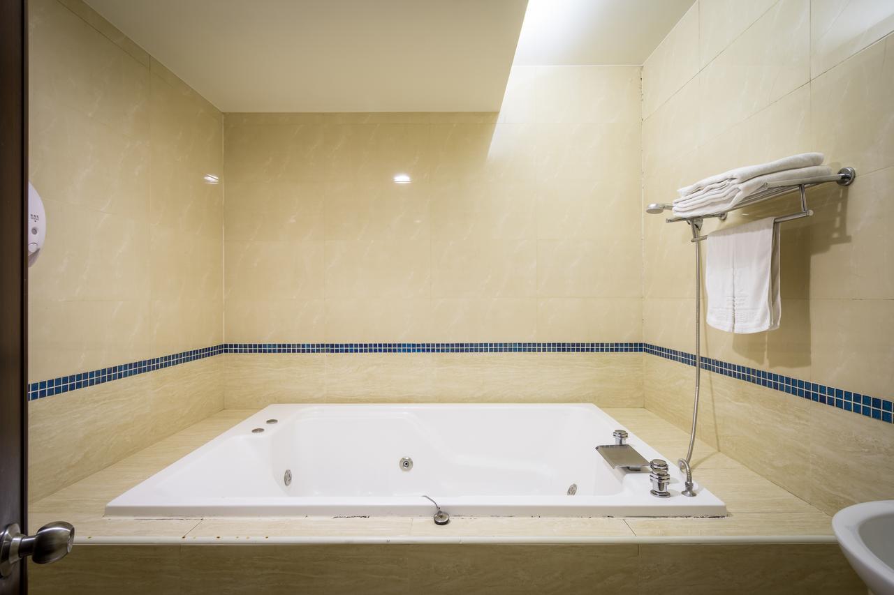 טאיפיי Carnival Motel מראה חיצוני תמונה