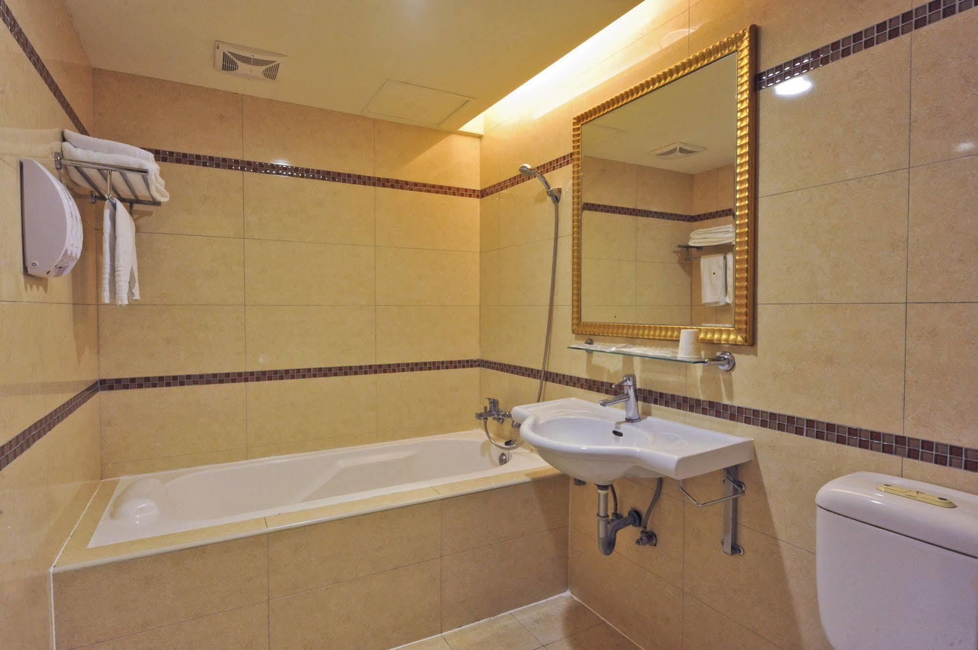 טאיפיי Carnival Motel מראה חיצוני תמונה