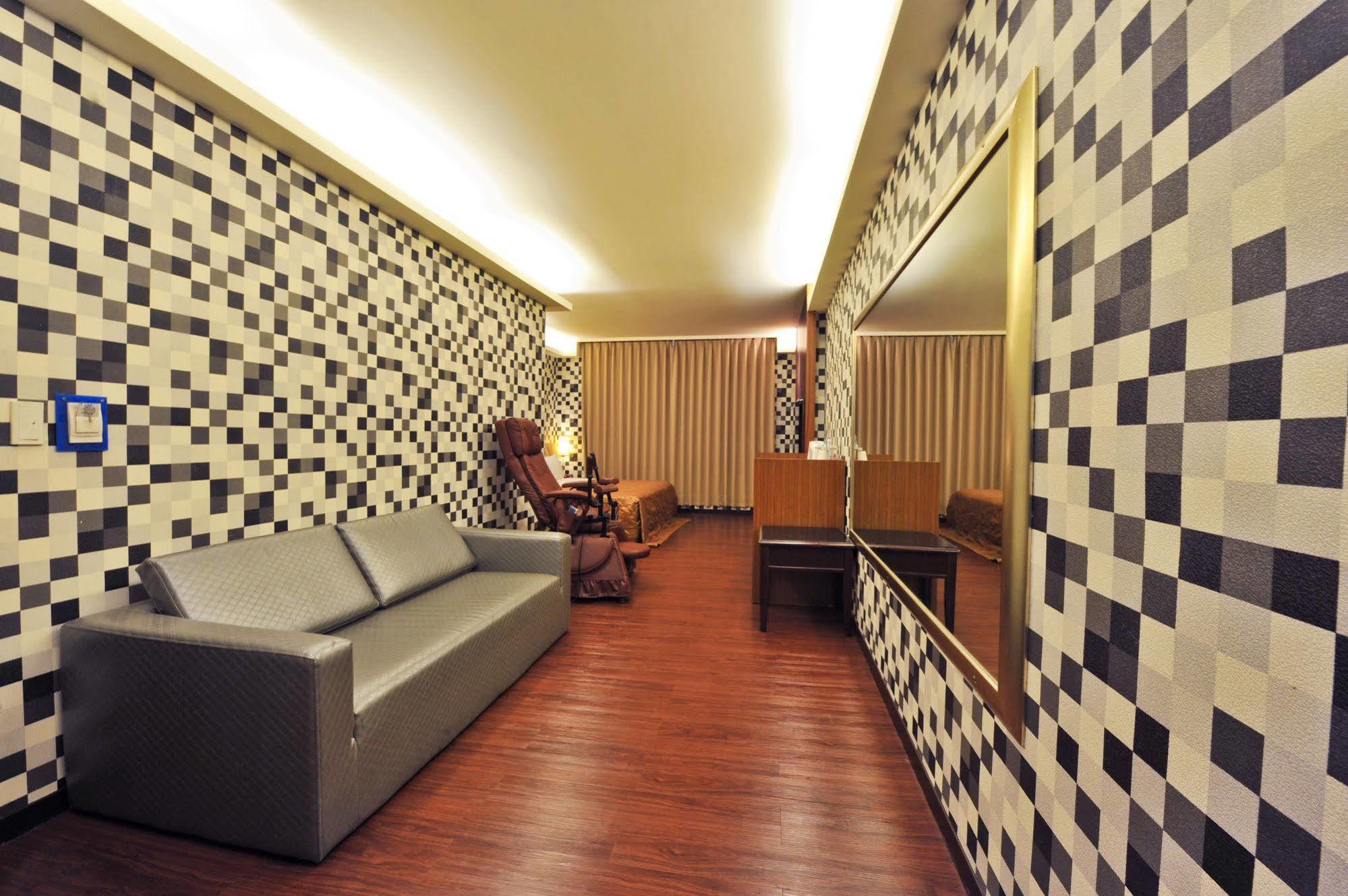 טאיפיי Carnival Motel מראה חיצוני תמונה